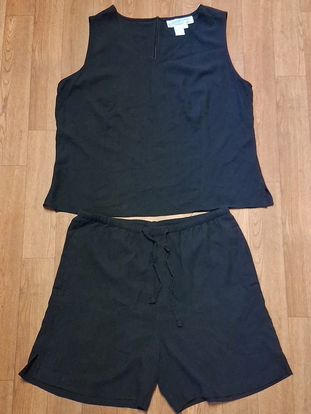 Black 100% Sill Two-Piece Sleeveless Top and Shorts Set